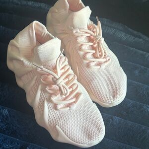 Liliana Light Pink Knit Sneakers